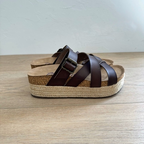 New Blowfish platform sandals. Slide in, BROWN. Malibu 2 inch wedge - Picture 2 of 6